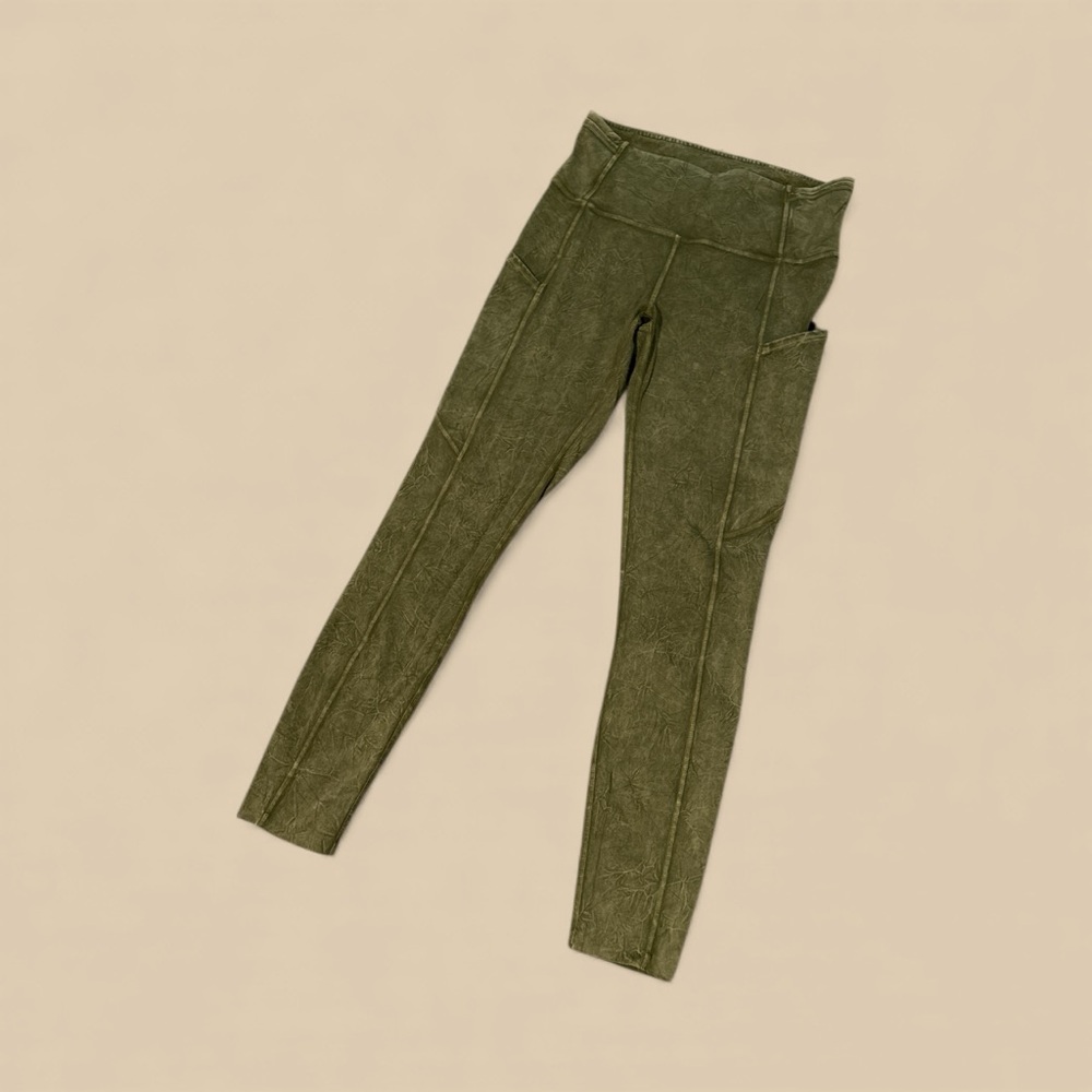Lululemon Fast and Free High Rise Tight 25" *Ice Dye
Ice Wash Moss Green sz 6 - Picture 6 of 8